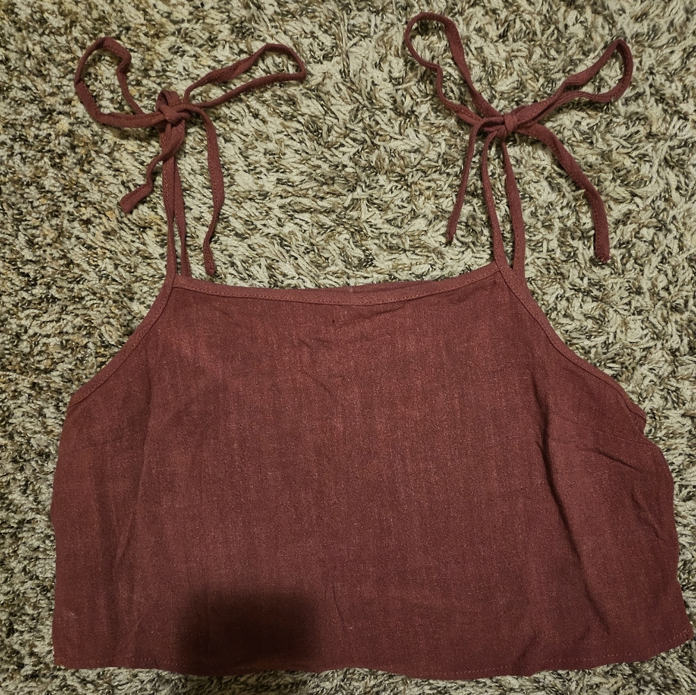 Tie shoulder crop top